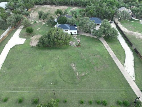 102 County Road 180, Leander, TX, 78641-3154 | Card Image