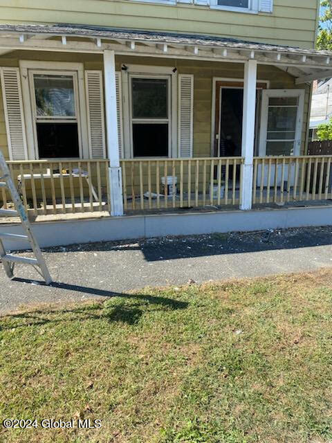 5th Ave, Troy, NY 12182