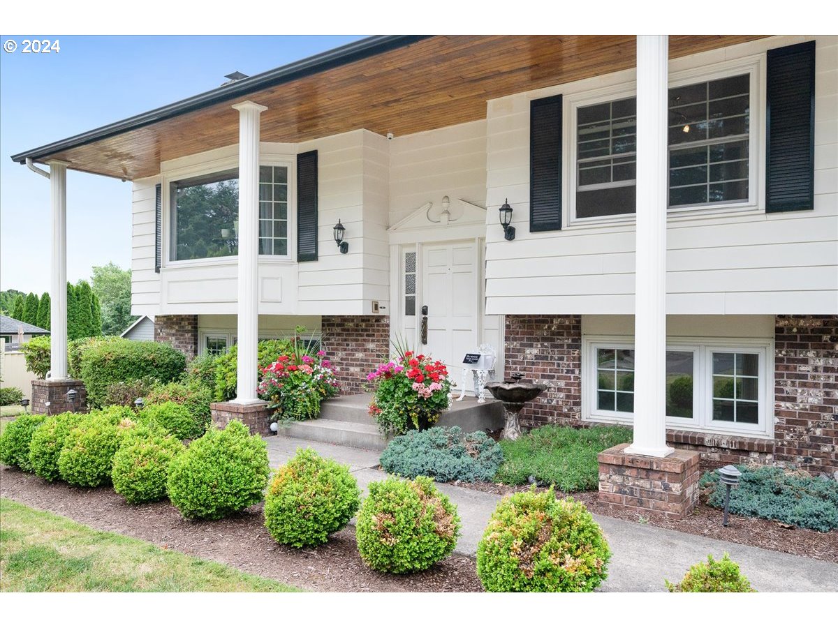 95th Ct, Happy Valley, OR 97086