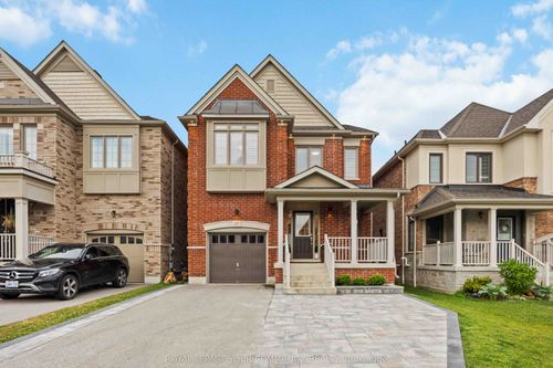 17 Festival Crt, East Gwillimbury, ON, L9N0N8 | Card Image