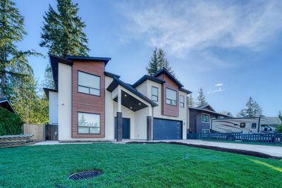 20070 46a Ave, House other with 9 bedrooms, 6 bathrooms and 2 parking in Langley BC | Image 1