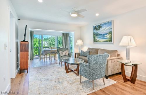 301-250 7th Ave S, NAPLES, FL, 34102-6882 | Card Image