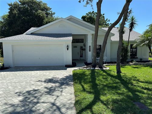 8209 Golf Club Ct, Bayonet Point, FL, 34667-2462 | Card Image