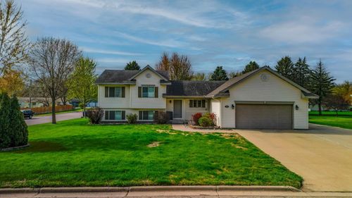 704 W Main St, Madelia, MN, 56062-1030 | Card Image