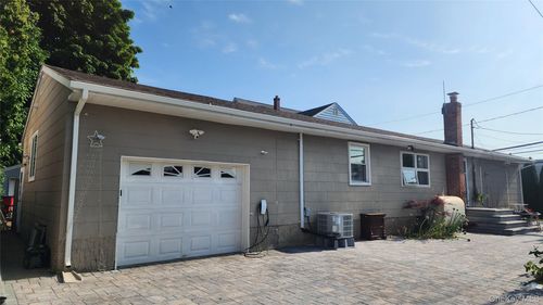 36 Richmond Street, Oyster Bay, NY, 11791 | Card Image