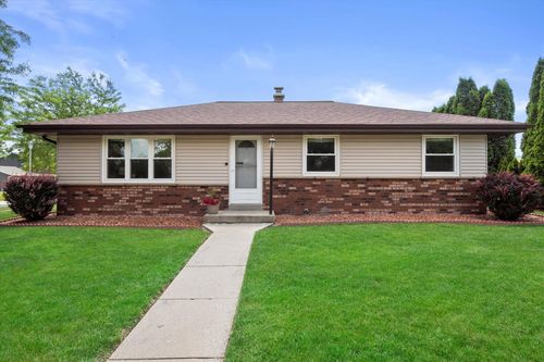 525 E Fitzsimmons Road, Oak Creek, WI, 53154 | Card Image