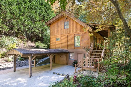 15 Coneflower Ct, Black Mountain, NC, 28711-9313 | Card Image