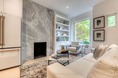 195 Albany Ave, Home with 3 bedrooms, 6 bathrooms and null parking in Toronto ON | Image 2