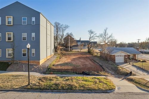 1004 Ne 7th St, Oklahoma City, OK, 73117-1422 | Card Image