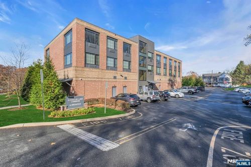 62 Broadway, Woodcliff Lake, NJ, 07677-8081 | Card Image