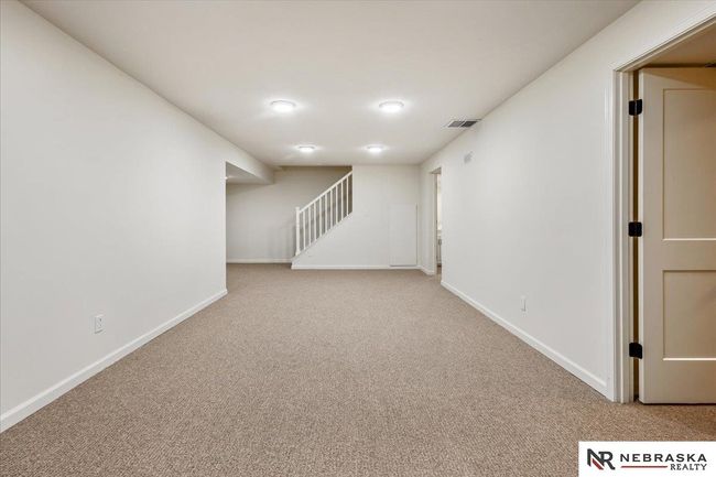 3102 Lynnwood Dr, House other with 4 bedrooms, 4 bathrooms and 2 parking in Bellevue NE | Image 32