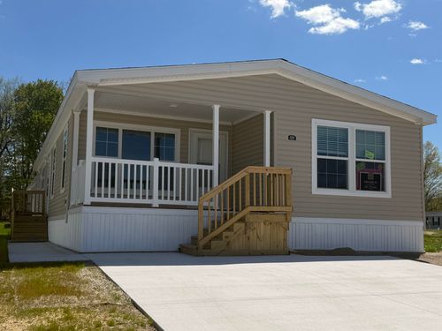 1211 Wellington Dr, Mount Pleasant, MI, 48858-4513 | Card Image