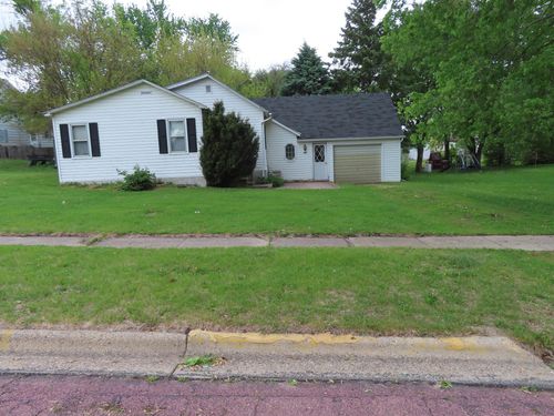 114 W 2nd St S, Truman, MN, 56088-1218 | Card Image