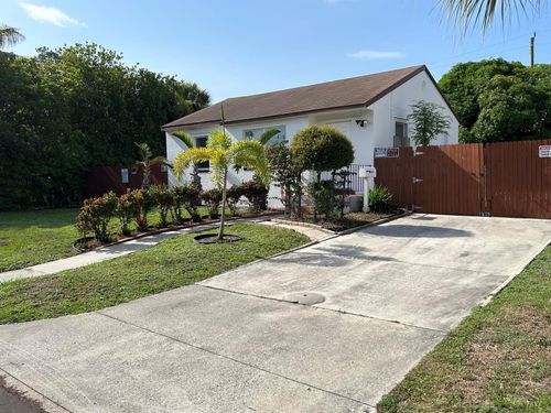 614 42nd St, West Palm Beach, FL, 33407-3812 | Card Image