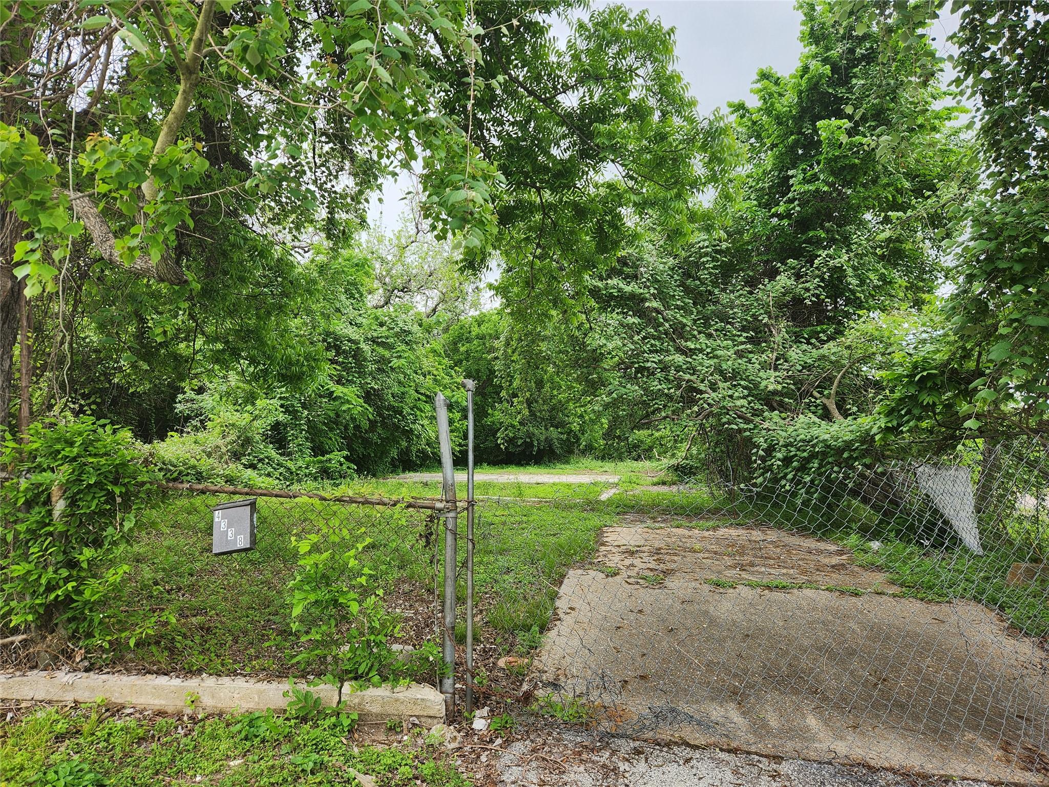 Land in Houston 3