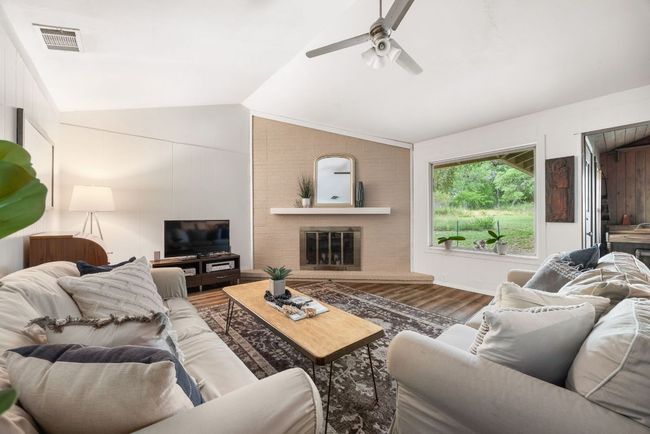 8604 Granada Hills Dr, House other with 4 bedrooms, 3 bathrooms and 3 parking in Austin TX | Image 5