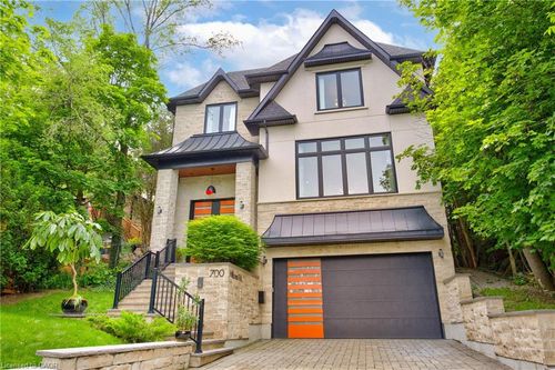 700 Hillcrest Rd, Pickering, ON, L1W2P1 | Card Image