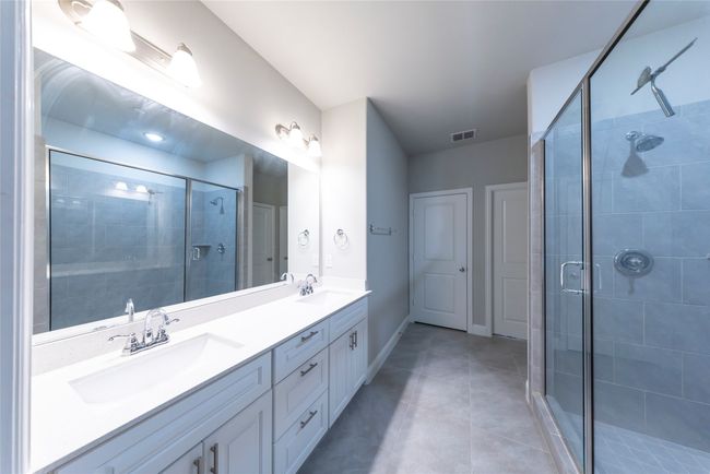 1571 Windermere Way, Townhouse with 3 bedrooms, 3 bathrooms and null parking in Farmers Branch TX | Image 13