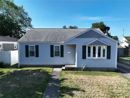 21 Benedict St, Pawtucket, RI, 02861-3105 | Card Image
