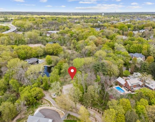 445 Bovey Rd, Wayzata, MN, 55391-9530 | Card Image