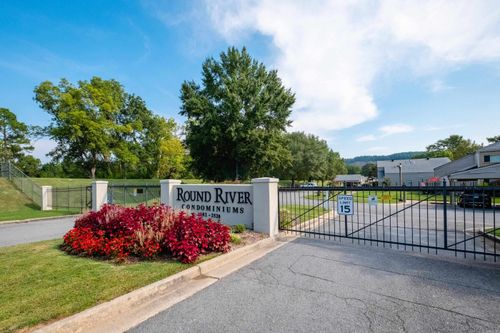 2-2520 Riverfront Dr, Little Rock, AR, 72202-1751 | Card Image