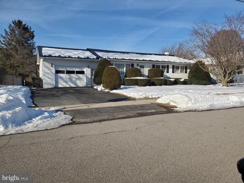 927 E High Street, BELLEFONTE, PA, 16823 | Card Image