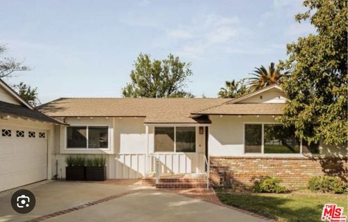 22495 Domingo Rd, Woodland Hills, CA, 91364-2937 | Card Image