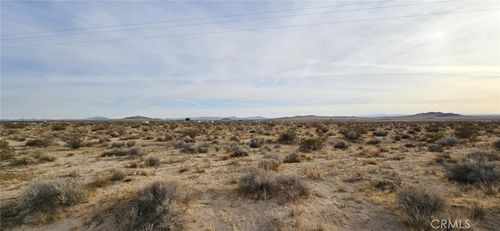 800 Grass Hopper, Hinkley, CA, 92347 | Card Image