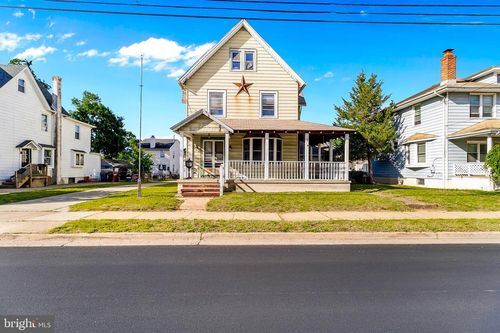 709 Bridgeboro St, Riverside, NJ, 08075-3401 | Card Image