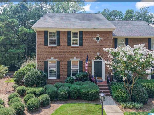 3111 Chestnut Oaks Dr, Hoover, AL, 35244-1540 | Card Image