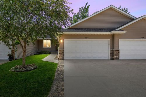 2054 Shortgrass Pl, Marion, IA, 52302-3865 | Card Image