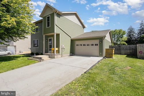 19 Saint Josephs Ln, MCSHERRYSTOWN, PA, 17344-2130 | Card Image