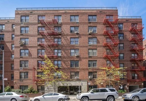 1o-133-17 Sanford Avenue, New York, NY, 11354 | Card Image