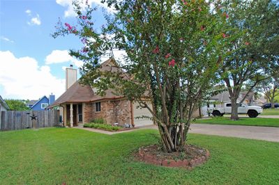 17650 Northfalk Drive, House other with 3 bedrooms, 2 bathrooms and null parking in Houston TX | Image 3