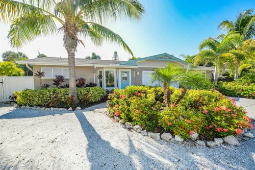 205 82nd St, HOLMES BEACH, FL, 34217-1017 | Card Image