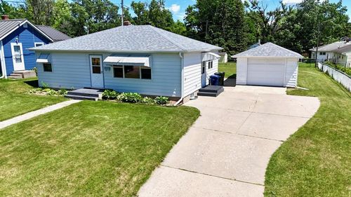 1212 N Marien St, Fergus Falls, MN, 56537-1460 | Card Image