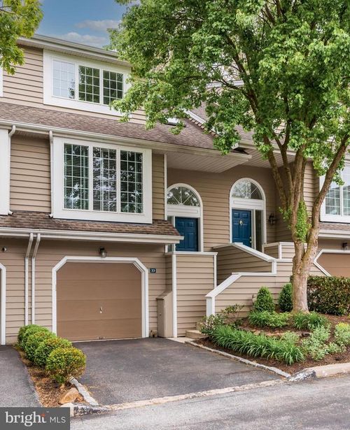 33 Cabot Ct, CHESTERBROOK, PA, 19087-5621 | Card Image
