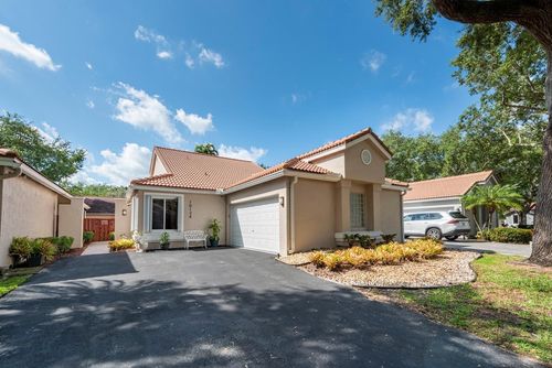 10124 Nw 3rd Ct, Plantation, FL, 33324-7048 | Card Image