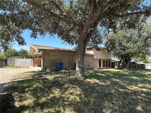 11121 Birdwood Ln, Corpus Christi, TX, 78410-2566 | Card Image
