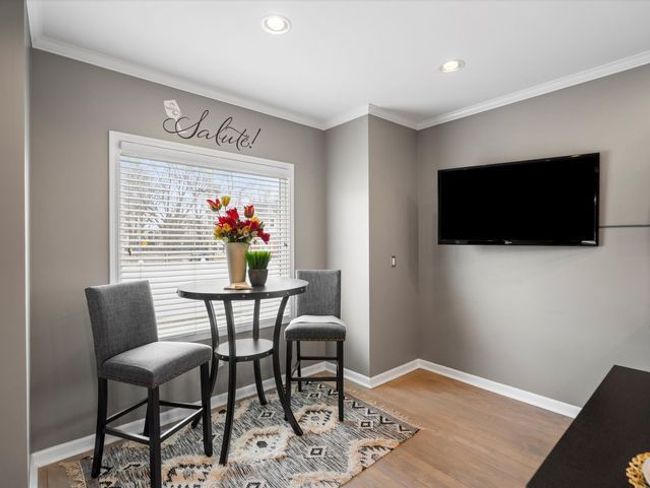 Eat-in Kitchen | Image 8