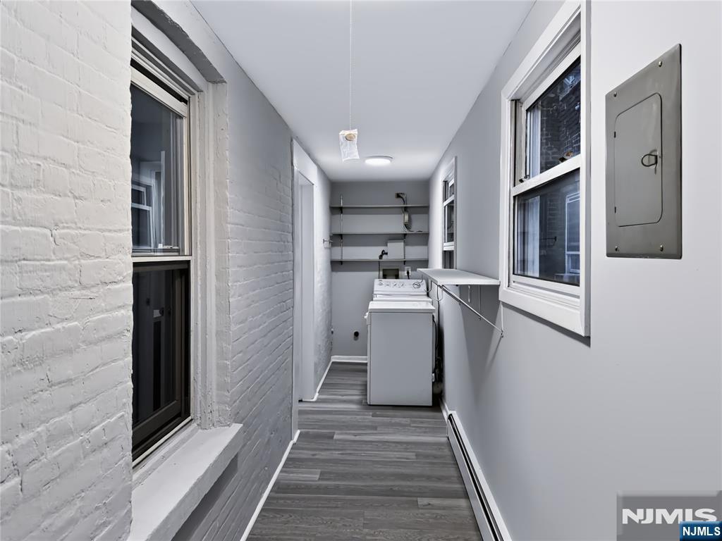 Residential Lease in Newark