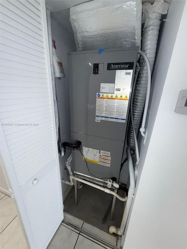 APT-105 - 8560 N Sherman Cir, Condo with 2 bedrooms, 1 bathrooms and null parking in Miramar FL | Image 12