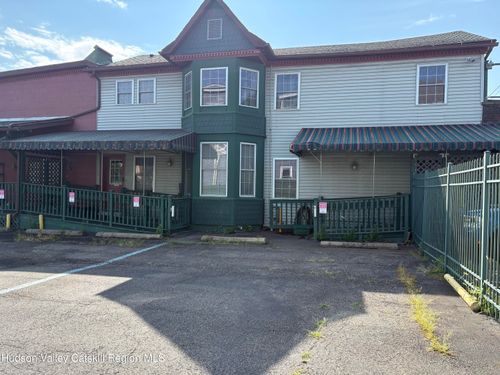 f-16 Livingston St, Saugerties, NY, 12477-1258 | Card Image