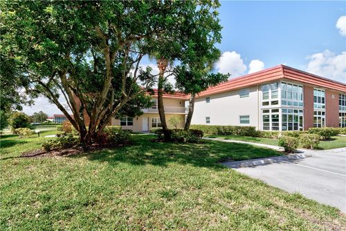 apt-207-111 Spring Lake Ct, VERO BEACH, FL, 32962-1769 | Card Image