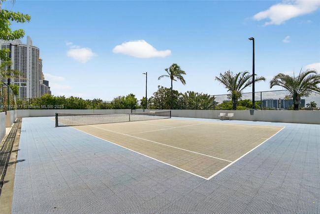APT-1401 - 18671 Collins Ave, Condo with 3 bedrooms, 4 bathrooms and null parking in Sunny Isles Beach FL | Image 61