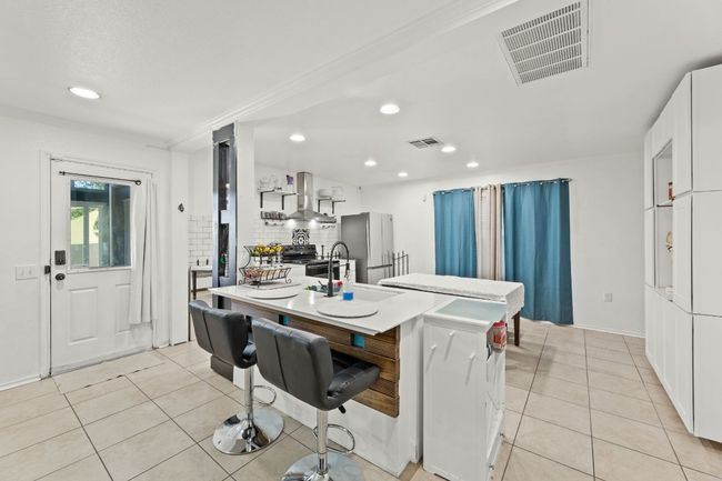 1404 Anise Dr, House other with 3 bedrooms, 3 bathrooms and 6 parking in Austin TX | Image 11