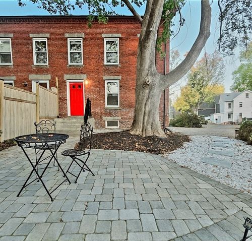 321 Riverside Dr, Northampton, MA, 01062-2726 | Card Image