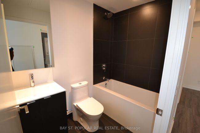 2615 - 20 Edward St, Condo with 3 bedrooms, 2 bathrooms and null parking in Toronto ON | Image 6