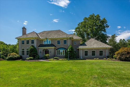 1051 Kelso Rd, GREAT FALLS, VA, 22066-2032 | Card Image