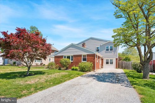 2211 Dickens Ln, BROOMALL, PA, 19008-2910 | Card Image